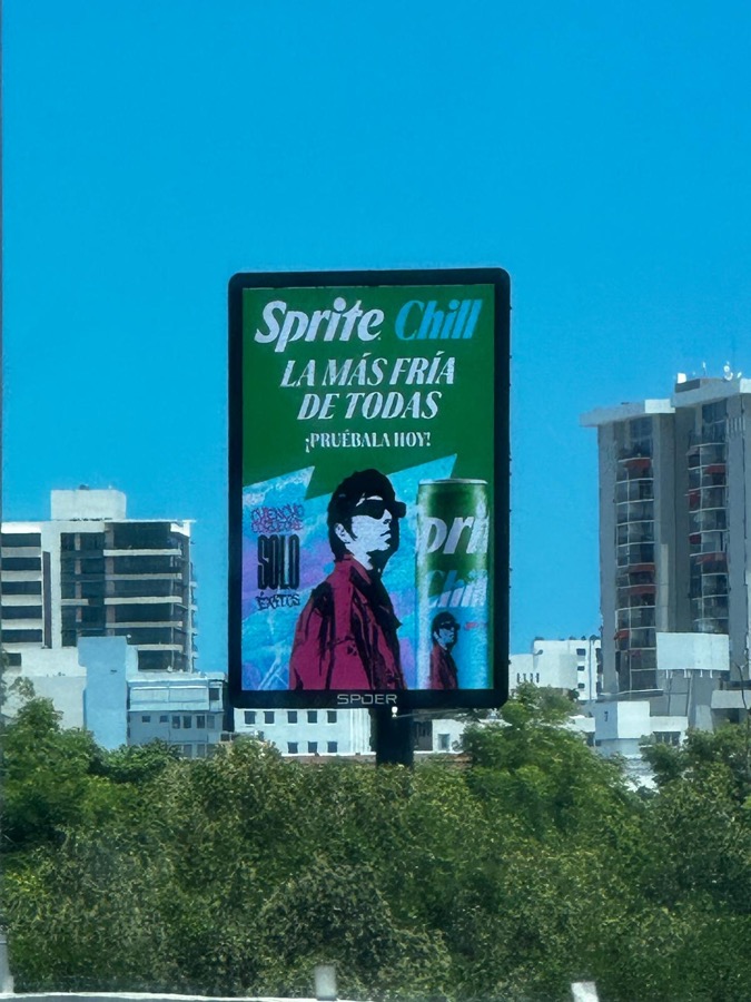 Valla de Sprite Chill sobre San Juan con el arte de SOLO: La más fría de todas